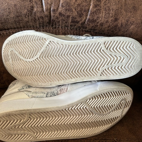 Nike SB Dunks - Picture 4 of 5